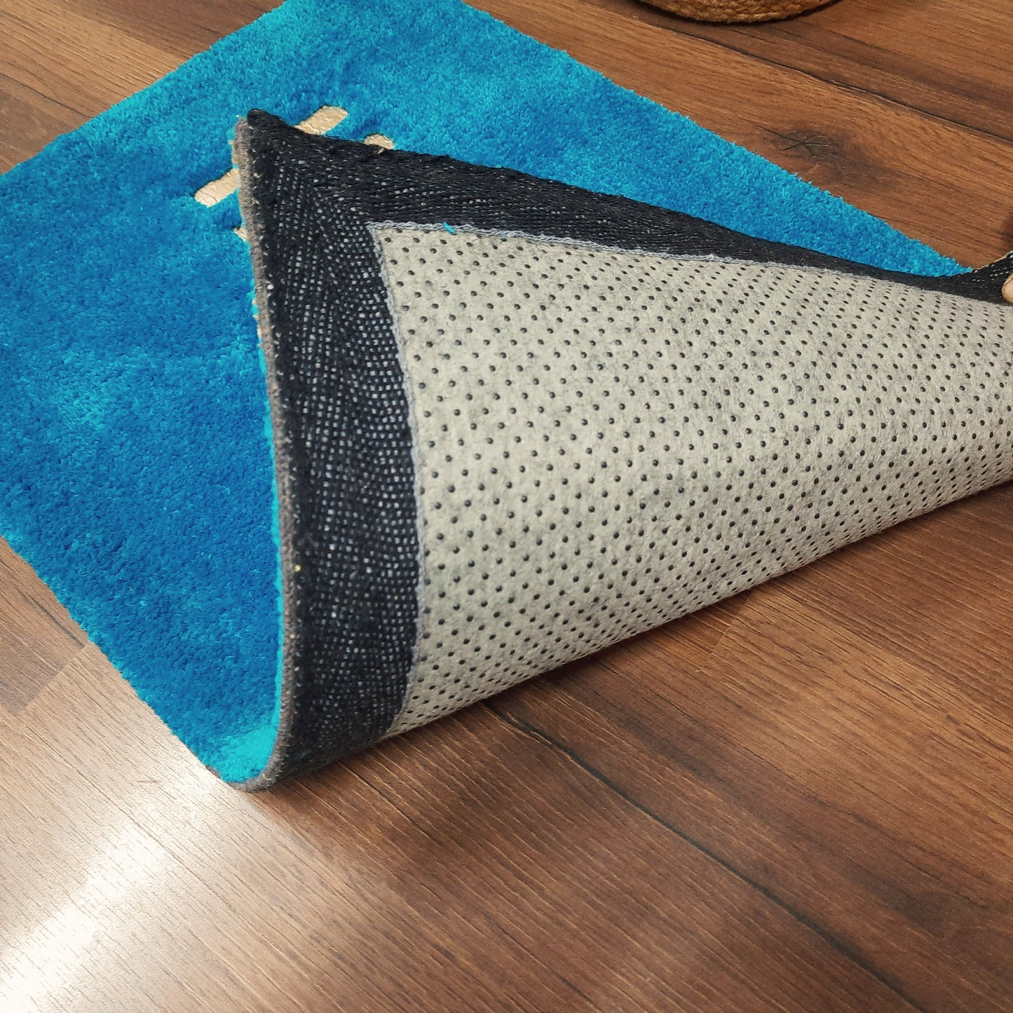 Avioni Divine Collection | Luxury Golden Touch Tufted Rug In "HOLA" (Spanish Greeting) Soft And Plush Handmade Door Mats |25mm thick | BathMats -45x75 Cms