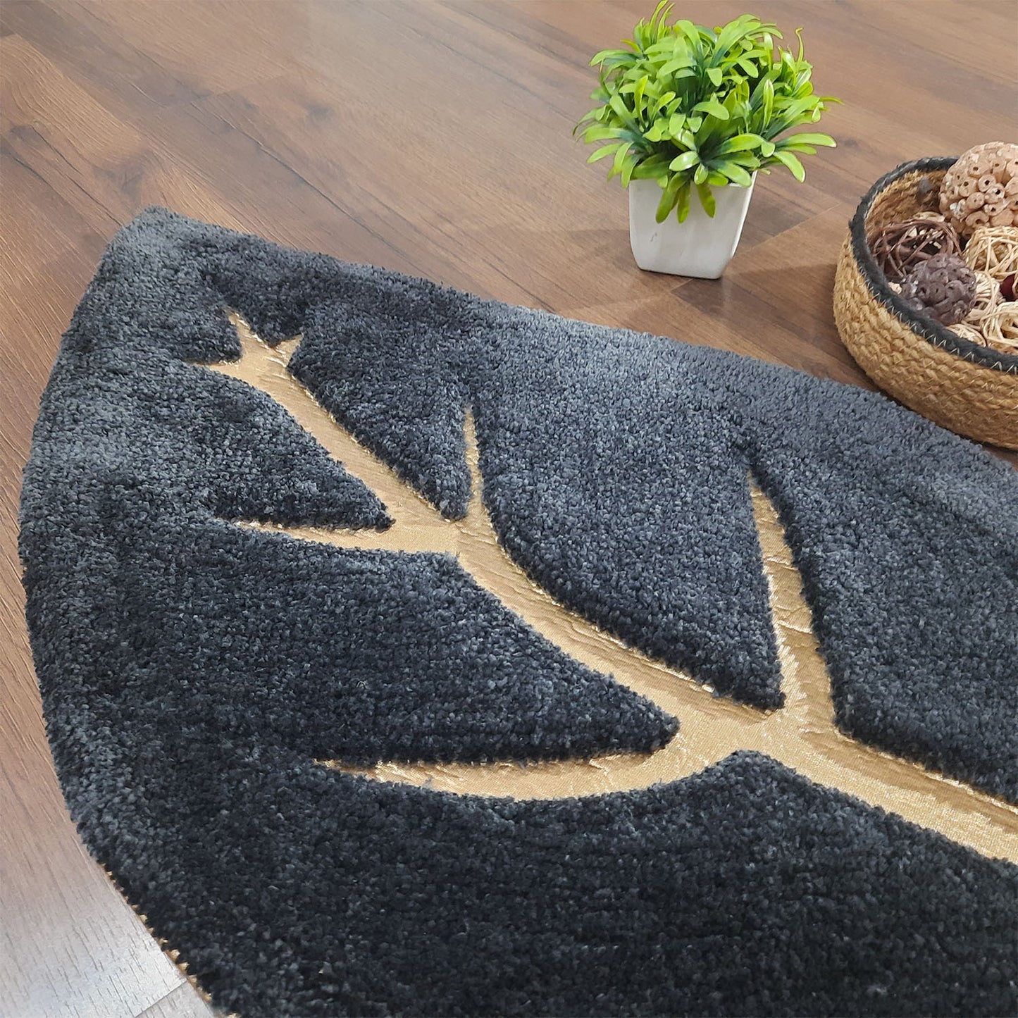 Avioni Divine Collection | Luxury Golden/Silver Touch Dark Grey Tufted Rug In Beautiful Leaf Shaped Soft And Plush Handmade Door Mats | 25mm thickness | BathMats -45x82 cms (Copy)