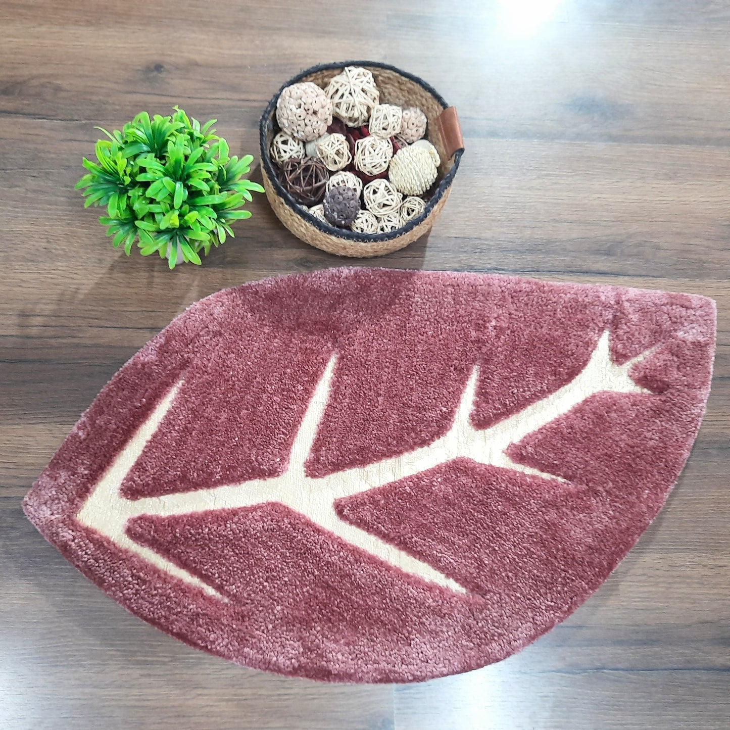 Avioni Divine Collection | Luxury Golden/Silver Touch Blush Pink Tufted Rug In Beautiful Leaf Shaped Soft And Plush Handmade Door Mats | ~25mm thickness | BathMats -45x82 cms (Copy)