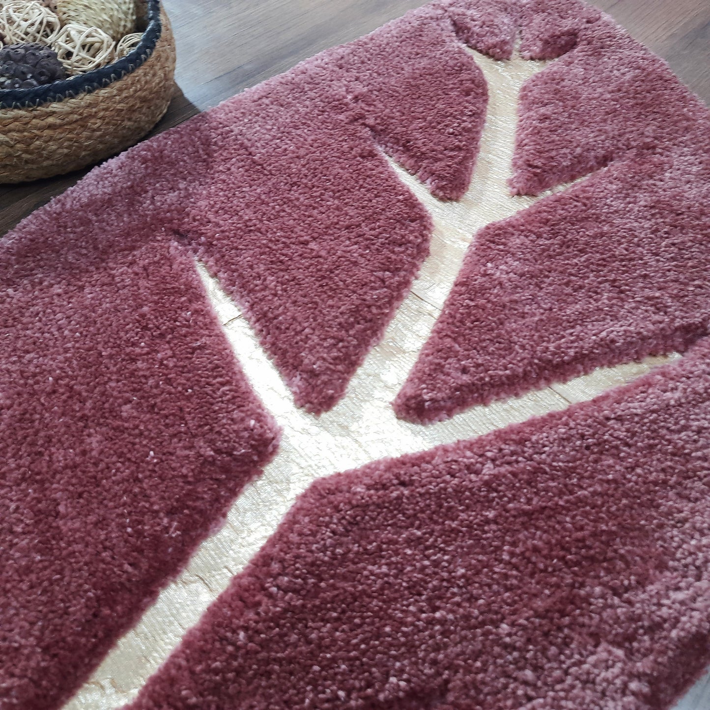 Avioni Divine Collection | Luxury Golden/Silver Touch Blush Pink Tufted Rug In Beautiful Leaf Shaped Soft And Plush Handmade Door Mats | ~25mm thickness | BathMats -45x82 cms (Copy)