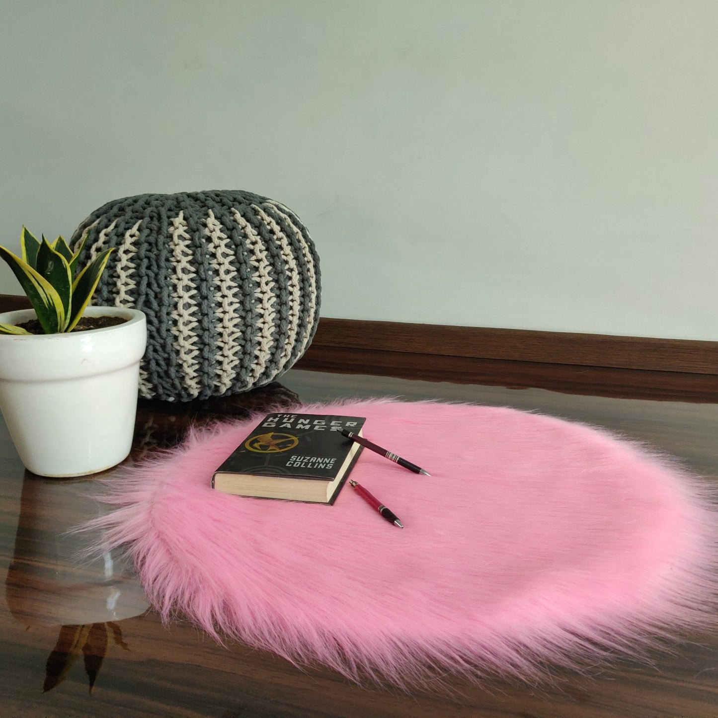 Shaggy Carpet – Premium Long Faux Fur – 75cm Round – Avioni Carpets- Pink Colour