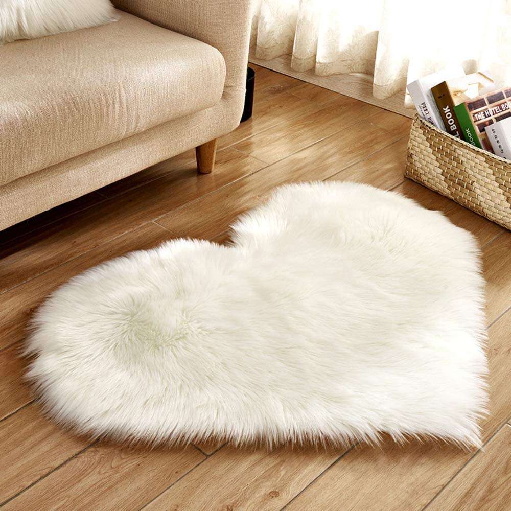 Shaggy Carpet – Heart Shaped Rug – Snow White Premium Long Faux Fur – 75 cm Heart Shape – Avioni Carpets
