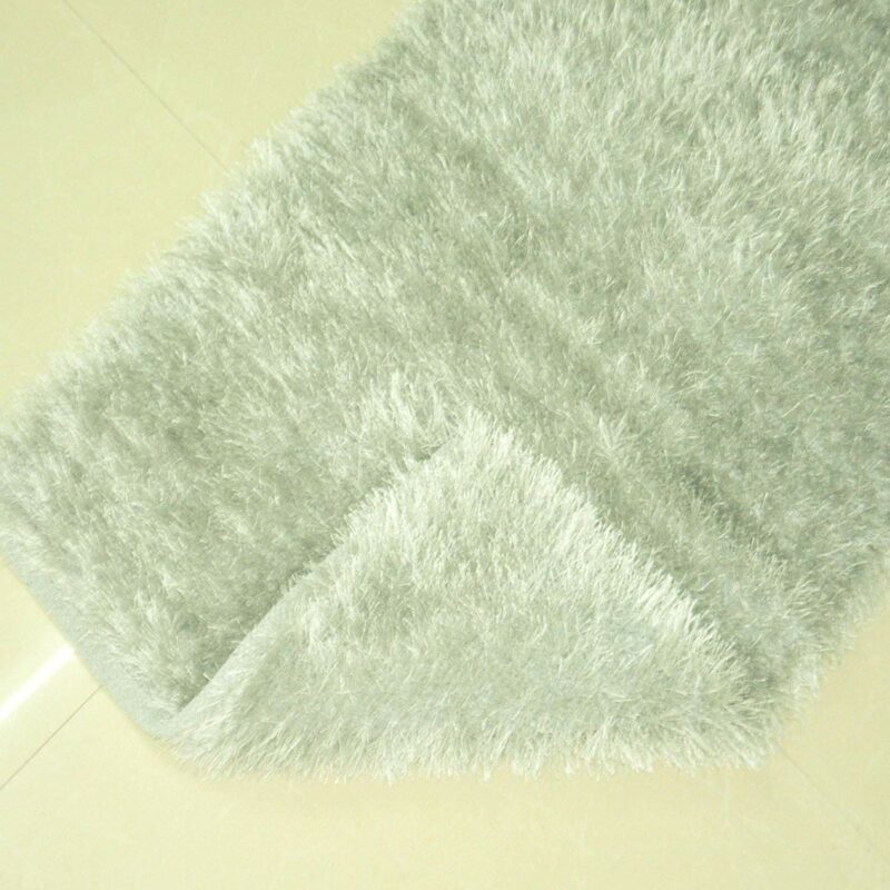 Avioni Handloom Silver Reversble Bedside Runners in Soft Fur (55cm x 137cm (~22″ x 55″))