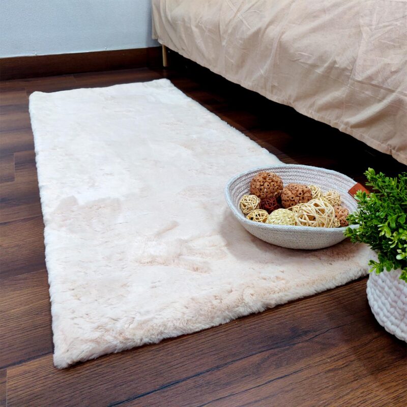 Loomkart – Avioni Ultra Soft Cozy Fluffy Faux White Fur Rug – White Cream- Easily Hand Washable – Bedside/Hallway/Pooja Room- 60X150cm