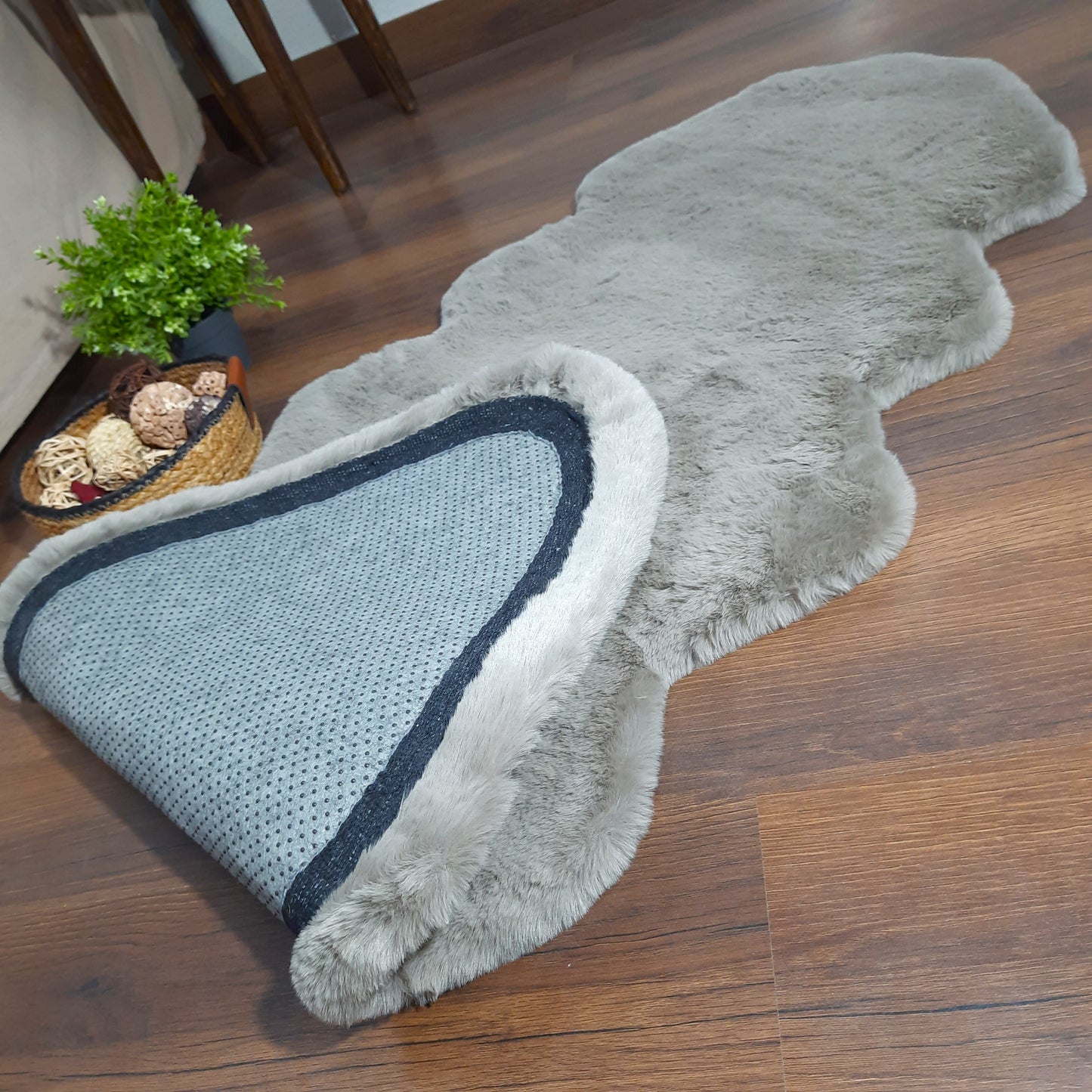 Avioni Ultra Soft Fluffy Faux Fur Area Rugs | Soft Grey| For Bedroom, Living Room, Kids Room| 61x147cm (~24×58 inch)