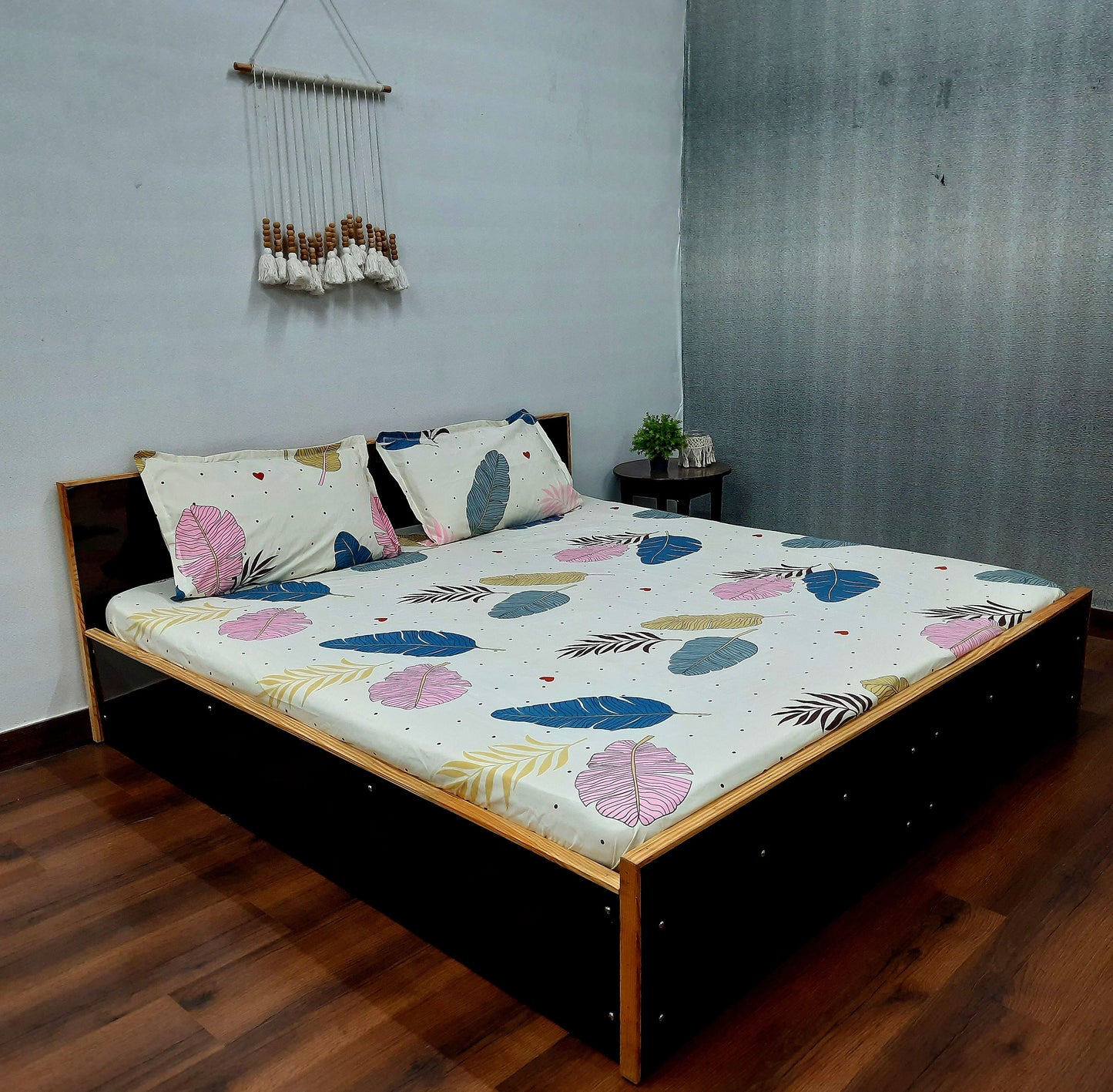 Avioni Home's Creta Premium Heavy Glaze cotton Elastic Fitted King Size Bedsheet with 2 Pillow Covers | Boho Modern Design
