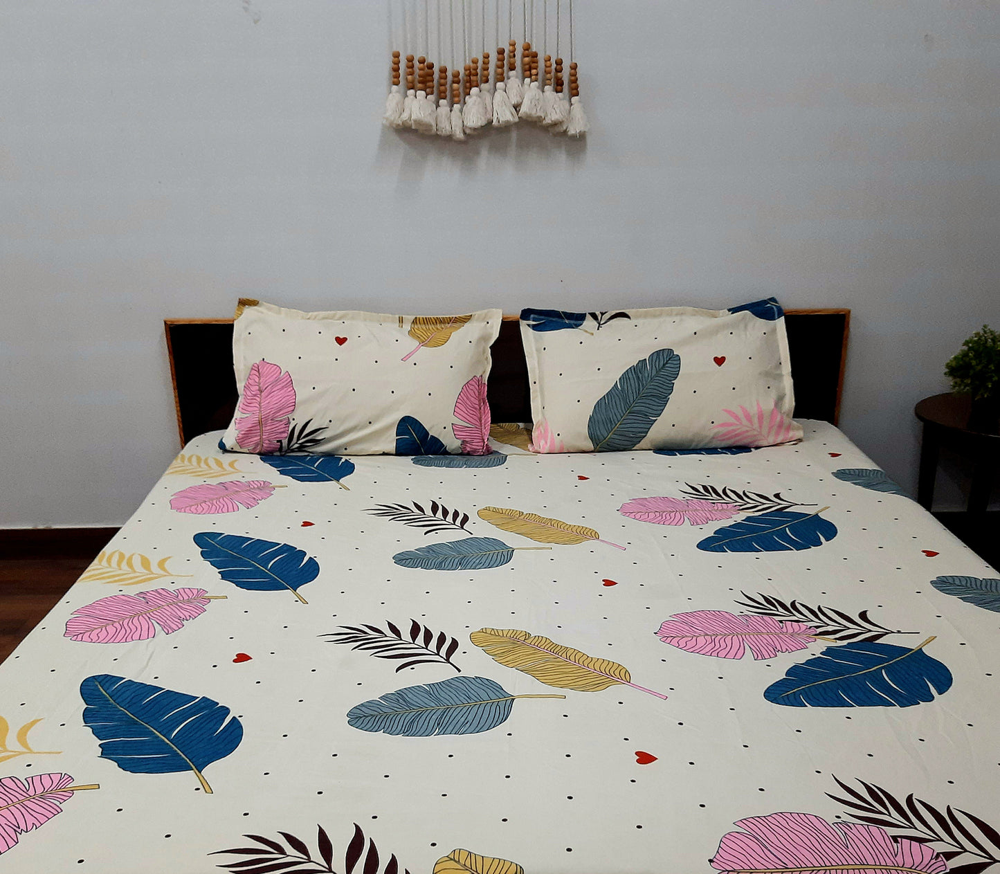 Avioni Home's Creta Premium Heavy Glaze cotton Elastic Fitted King Size Bedsheet with 2 Pillow Covers | Boho Modern Design