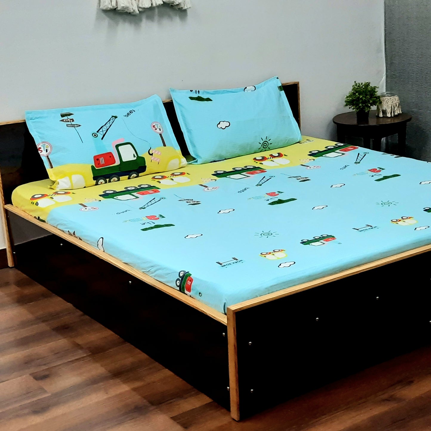 Avioni Home's Creta Premium Heavy Glaze cotton Elastic Fitted King Size Bedsheet with 2 Pillow Covers | Kids Design