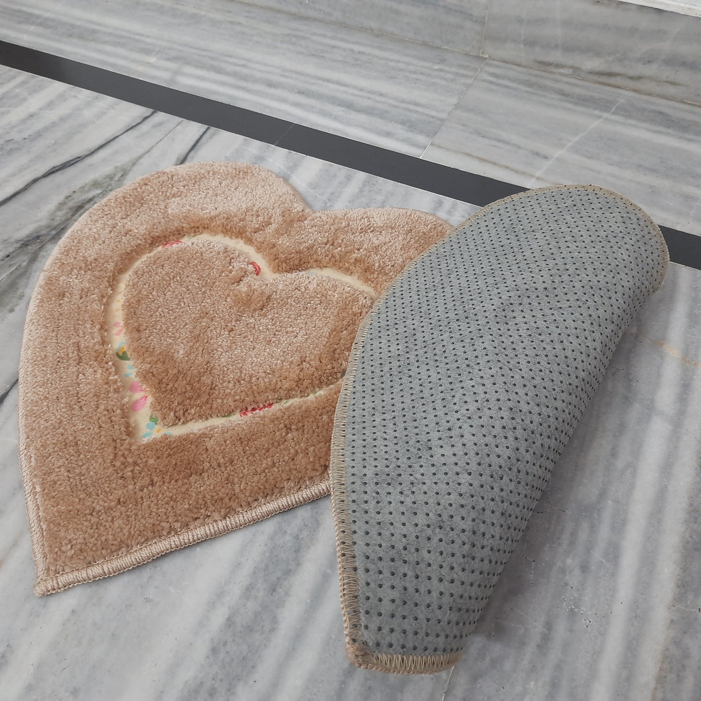 Avioni Home| Twinheart Floormat Collection | Soft Shaggy Dual Heart Shape Floor Mat /Door Mat | Beige | Fluffy & 10mm Thick Mat | 45 x 75 CM