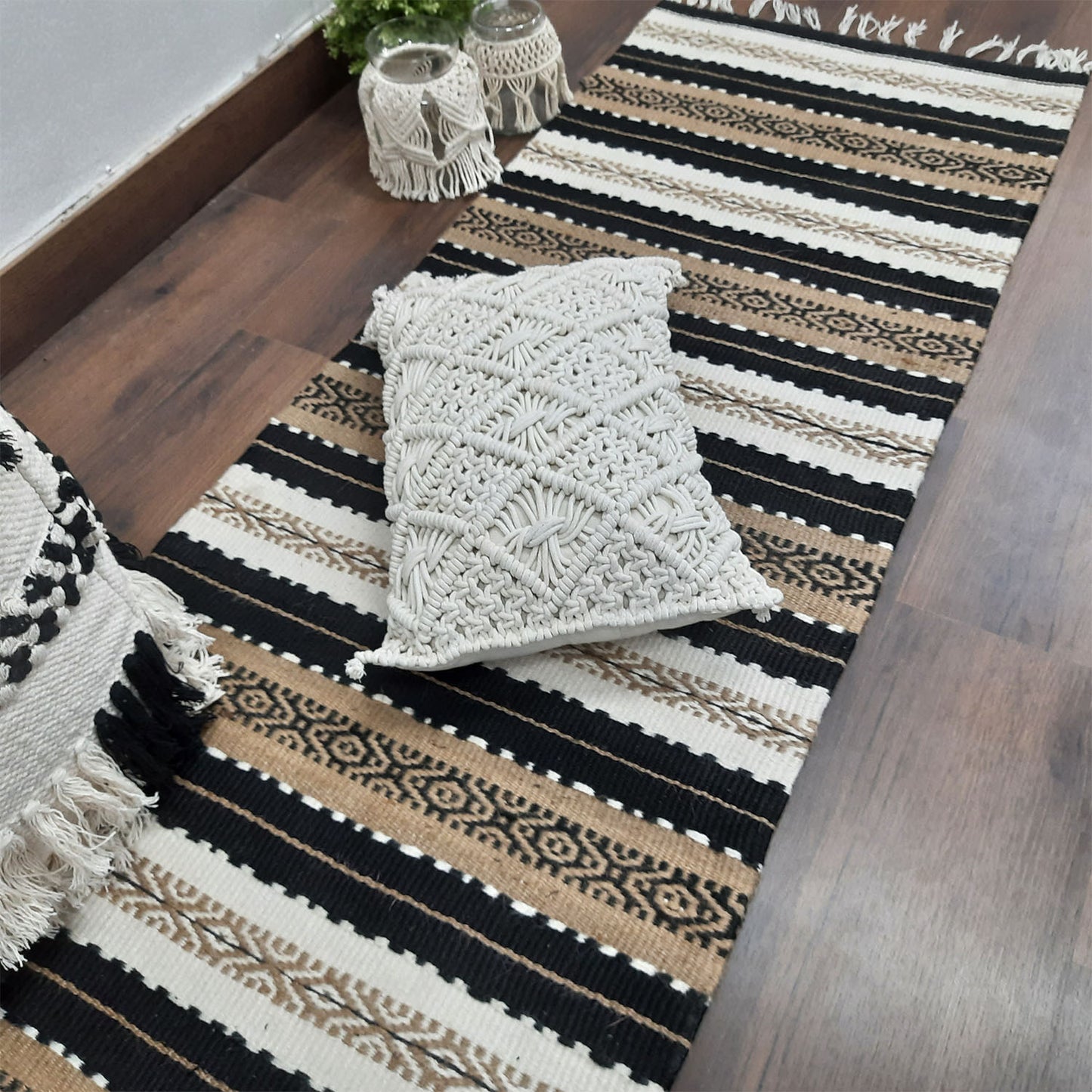 AvioniHome Birchwood Collection : Modern Jute/PET Yarn Handmade Area Carpet | Design: CARJUTPET002-WIBAC