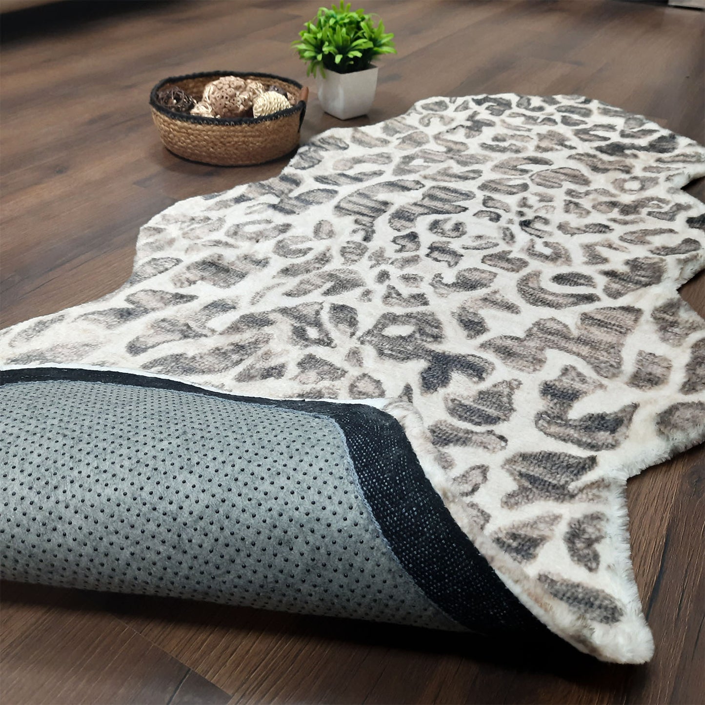 Avioni Ultra Soft Fluffy Faux Fur Area Rugs | Soft Leopard Look| For Bedroom, Living Room, Kids Room| 61x147cm (~24×58 inch)