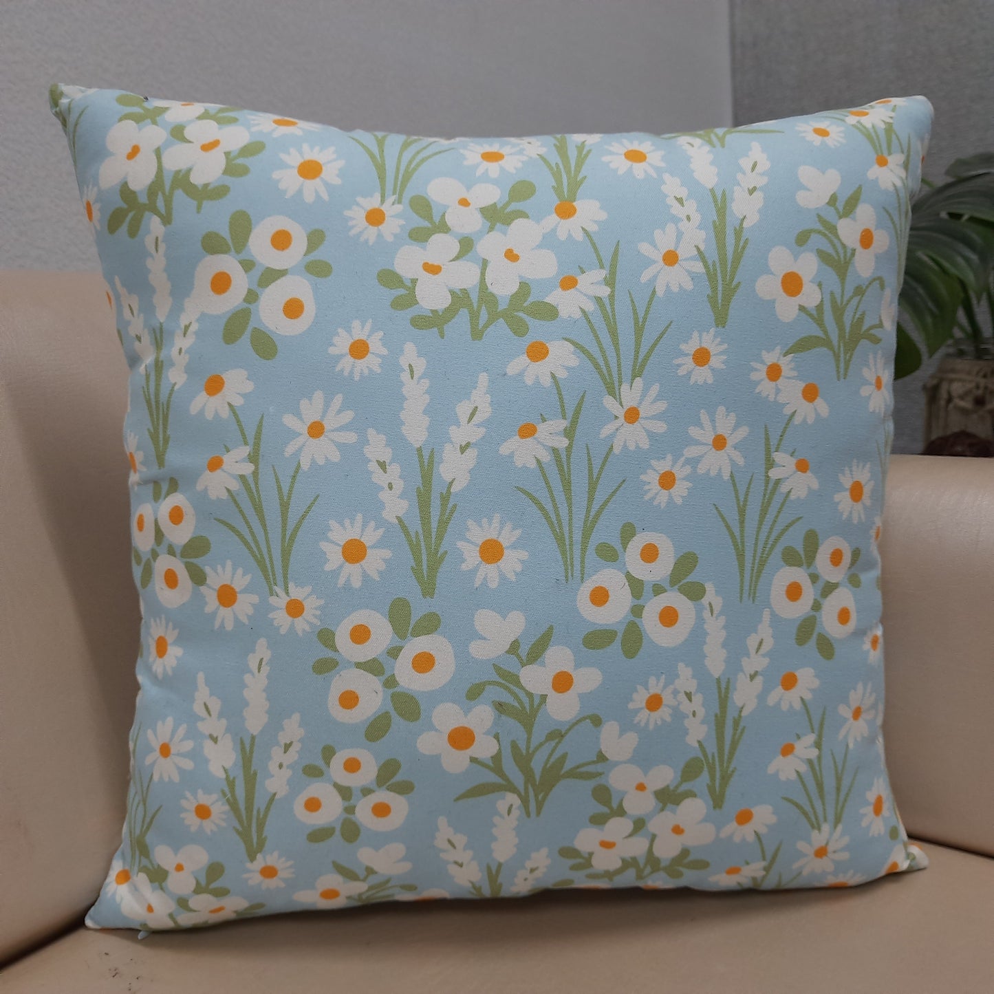 Riviera Collection-Cushion Covers In Glace Cotton For Regular Use –Bunch Of Flowers – Best Price 40cm x 40cm (~16″ x 16″) – Set of 5