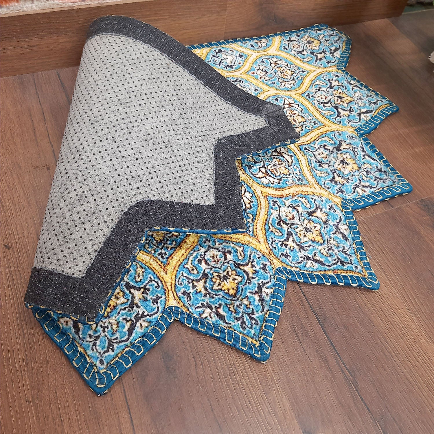 Avioni Home Floor Mats in Beautiful Traditional Persian Design