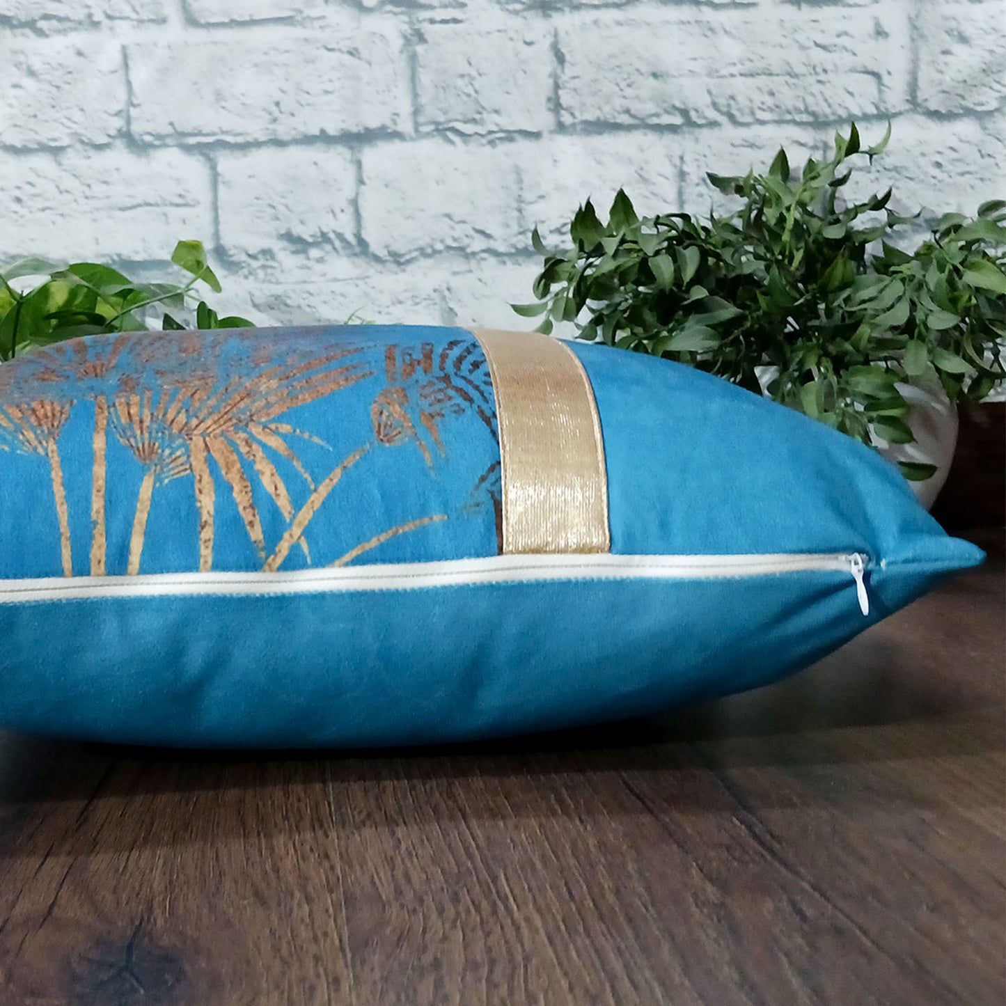 Cushion Covers Super Soft – Beautiful Golden Touch Palm Tree  – Best Price 40cm x 40cm (~16″ x 16″)