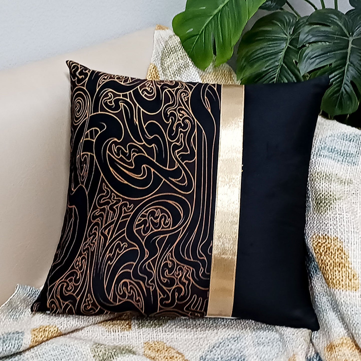 Cushion Covers Super Soft – Beautiful Golden Touch Black Abstract Design  – Best Price 40cm x 40cm (~16″ x 16″)