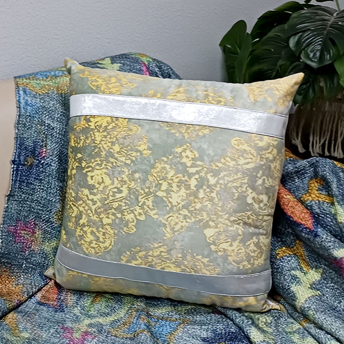 Cushion Covers Super Soft – Beautiful Golden Touch Yellow And Grey Abstract  – Best Price 40cm x 40cm (~16″ x 16″)