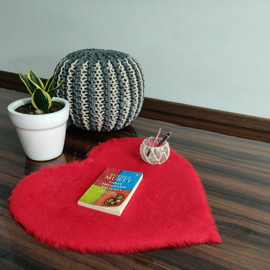 Shaggy Carpet – Heart Shaped Rug – Premium Faux Fur – 75 cm – Avioni Carpets- Red Colour