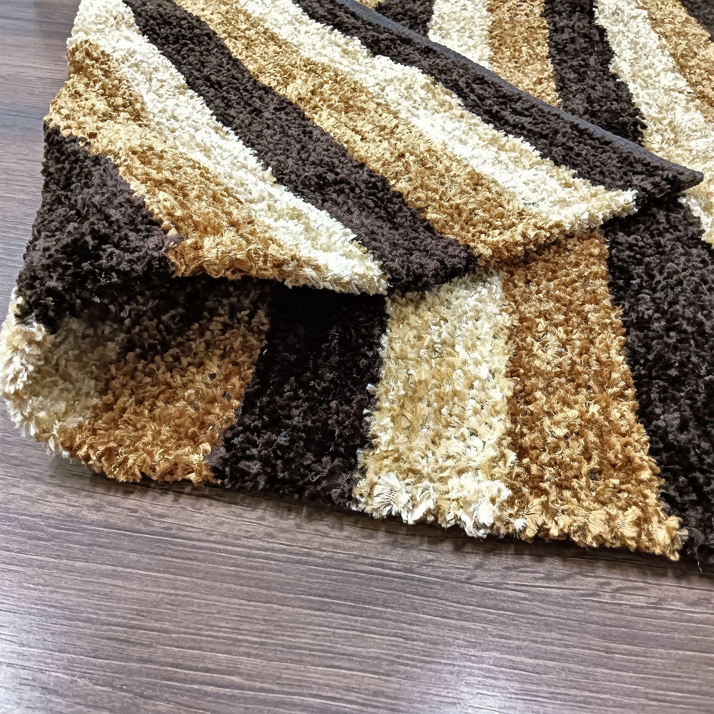 Avioni Handloom Cut Shuttle Rugs by Master Artisans | Feather like Luxurious Silk Soft Touch | Home Washable | Black, Beige Gold and White | Reversible - 3 feet x 5 feet (~90 cm x 150 cm)