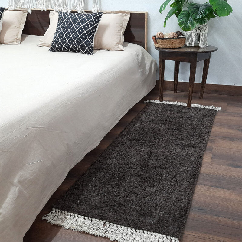 Avioni Handloom Washable Brown Solid Premium Bedside Carpet (55cm x 137cm (~22″ x 55″))